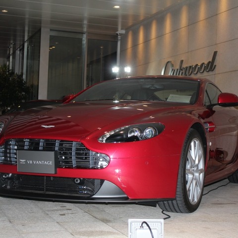 アストンマーチン V8ヴァンテ―ジ 改良…さらにアグレッシブに、90万円値下げ 画像