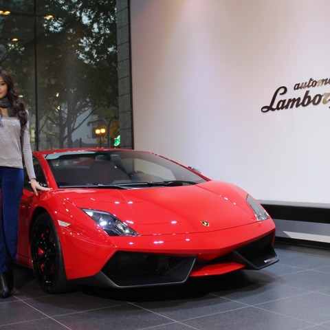 新規顧客は7割…ランボルギーニ大阪オープン 画像