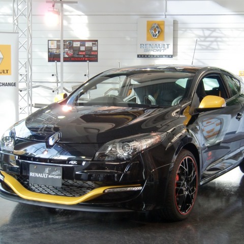 ルノー、メガーヌとトゥインゴの R.S. に F1レッドブル仕様 画像