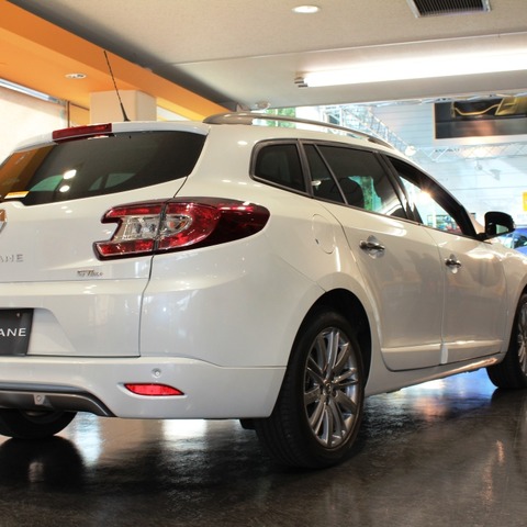 【ルノー メガーヌ エステート GTライン 発売】4拍子揃った美しいワゴン 画像