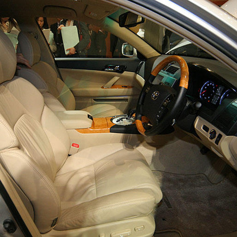 【トヨタ マークX 発表】ハイラックスサーフと全方位衝突で生存 画像