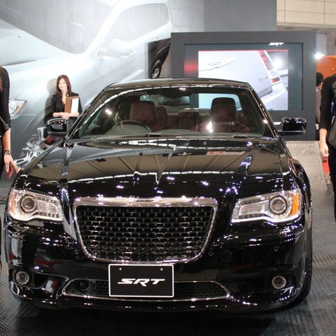 クライスラー 300SRT8、フラッグシップモデルをよりハイパフォーマンス 画像