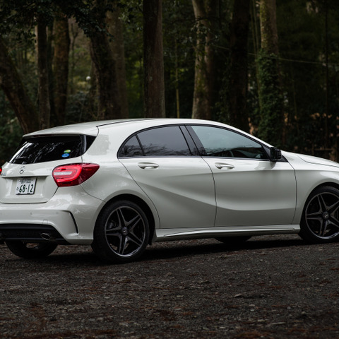 【メルセデスベンツ Aクラス 新型発表】リアクォーターから見たデザインに自信 画像