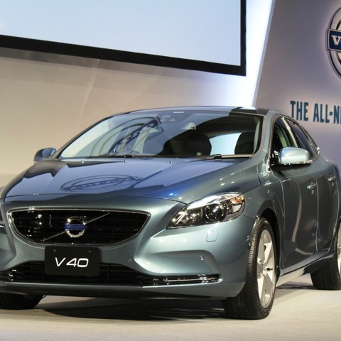 【ボルボ V40 発表】デザイン重視、知性・シンプル求める富裕層がターゲット 画像