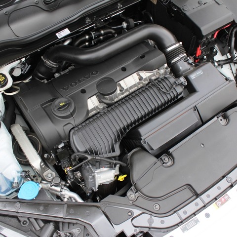 【ボルボ V40 T5 R-DESIGN 発売】伝統の5気筒エンジンを搭載 画像