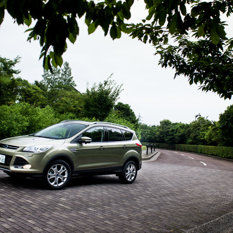 【フォード クーガ 試乗】日本人好みに仕立てられた、色気のあるSUV…岩貞るみこ 画像