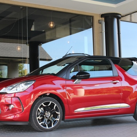 【シトロエン DS3 カブリオ 発売】女性ユーザーも積極的にマニュアルを 画像