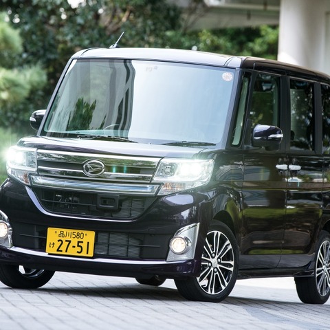 【ダイハツ タントカスタム 試乗】尖ったデザインと心強いトルク…岩貞るみこ 画像