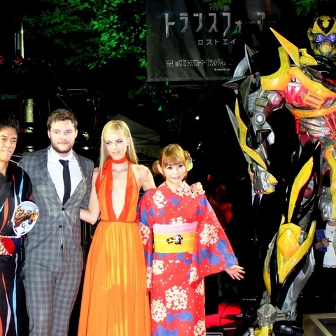 映画『トランスフォーマー/ロストエイジ』日本公開…ニコラ・ベルツやバンブルビーが日本橋に 画像