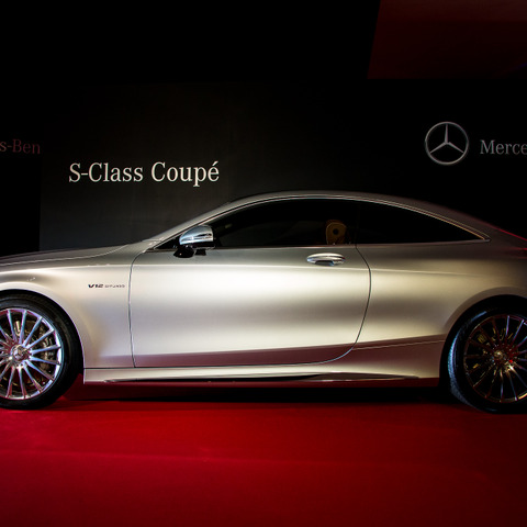【メルセデスベンツ Sクラスクーペ 発表】ボンネットに 300SL のイメージも…高級感を醸し出す工夫とは 画像