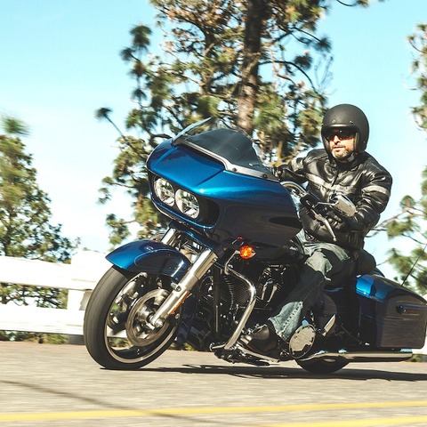 【ハーレー FLTRXS ロードグライドスペシャル 試乗】威圧感と裏腹、峠も軽快クルーズ…青木タカオ 画像