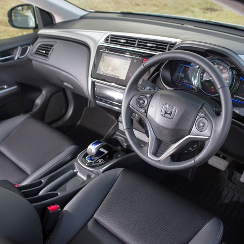 【ホンダ グレイス 発表】インテリア検証…シックで質感高し、リアはアイポイント重視の着座位置 画像