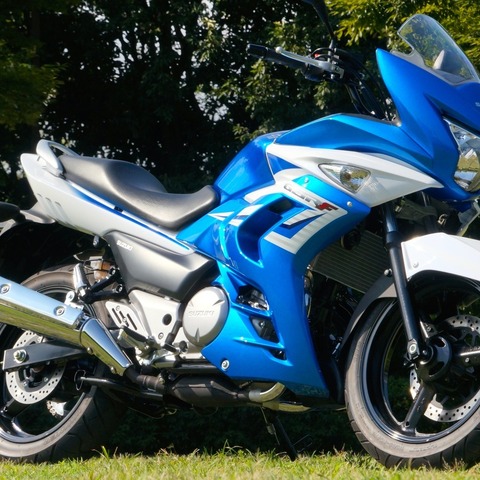 【スズキ GSR250F 試乗】“250ツアラー”、競合フルカウルとは明確な違い…青木タカオ 画像