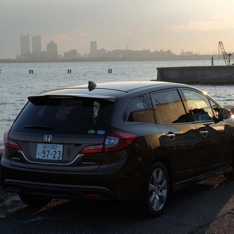 【ホンダ ジェイド 試乗】ドライバーズカーとして上質だが、見た目と価格にギャップあり…井元康一郎 画像