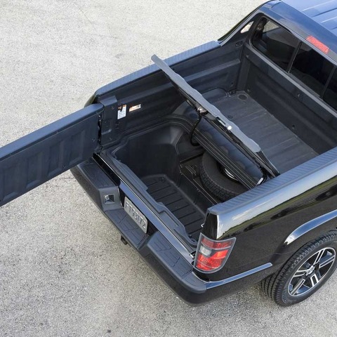 【ホンダ ステップワゴン 新型発表】「わくわくゲート」元祖は、北米モデルの リッジライン なのか？ 画像