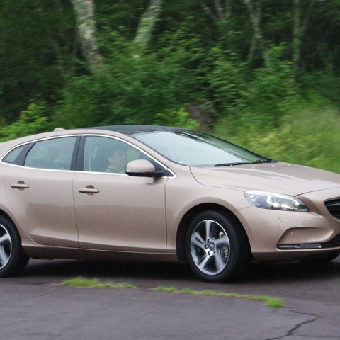 【ボルボ V40 ディーゼル 試乗】日本の道路事情にマッチした爽快な走り…井元康一郎 画像