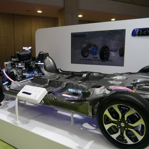 【東京モーターショー15】電子制御マニュアルをハイブリッド化で「トルクの谷」解消…スズキ 画像