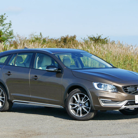 【ボルボ V60 クロスカントリー 試乗】意外なハンドリングマシンに仕上がった足回り…中村孝仁 画像