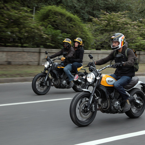 【ドゥカティ スクランブラー アイコン 試乗】アクセル開け始めのドカンとくる力強さが◎…青木タカオ 画像