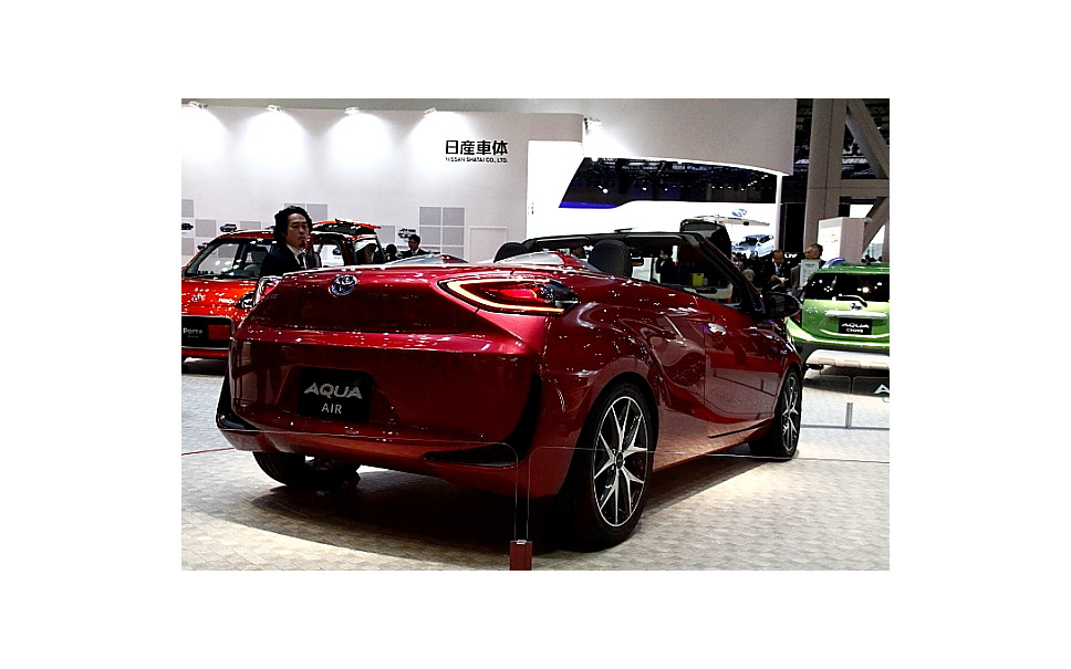 東京モーターショー13 トヨタ自動車東日本の 2ドアオープンアクア オリジナルはフードだけ 8枚目の写真 画像 レスポンス Response Jp 東京モーターショー13 トヨタ自動車東日本の 2ドアオープンアクア オリジナルはフードだけ 8枚目の写真 画像 レスポンス Response Jp