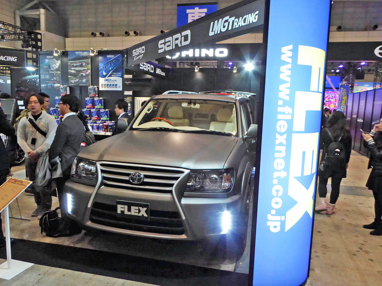 東京オートサロン16 中国人に超人気 リムジン仕様のランクル 価格は00万円 レスポンス Response Jp