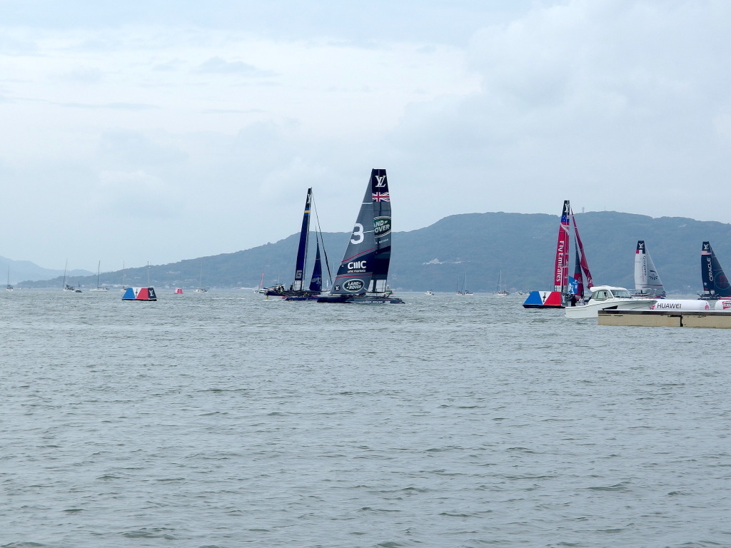 アメリカズカップ 福岡ラウンドのレース始まる 至近距離で熱戦 レスポンス Response Jp