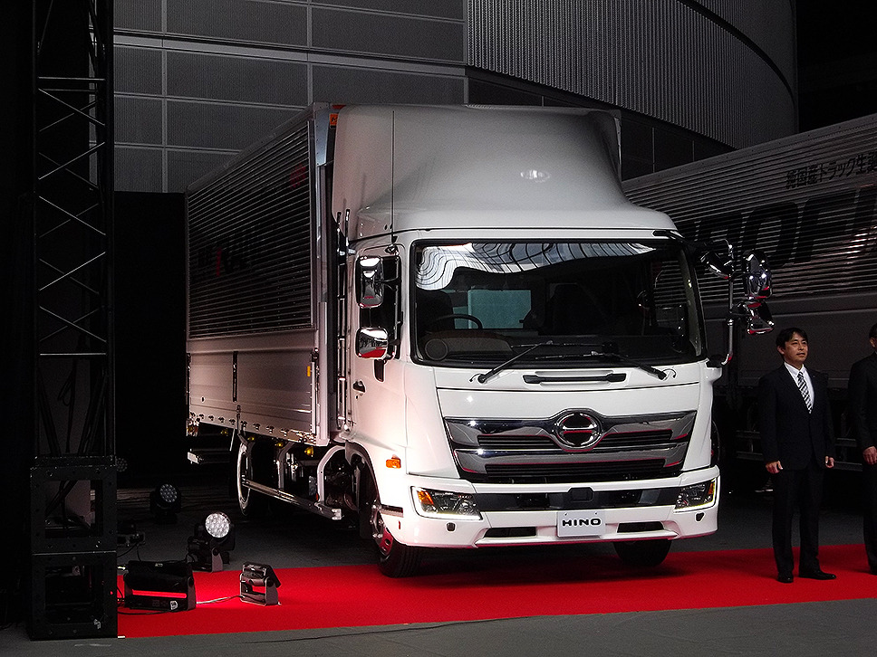 日野 レンジャー 新型 性別 年齢 経験 不問 扱いやすさを追求 レスポンス Response Jp 日野 レンジャー 新型 性別 年齢 経験 不問 扱いやすさを追求 レスポンス Response Jp