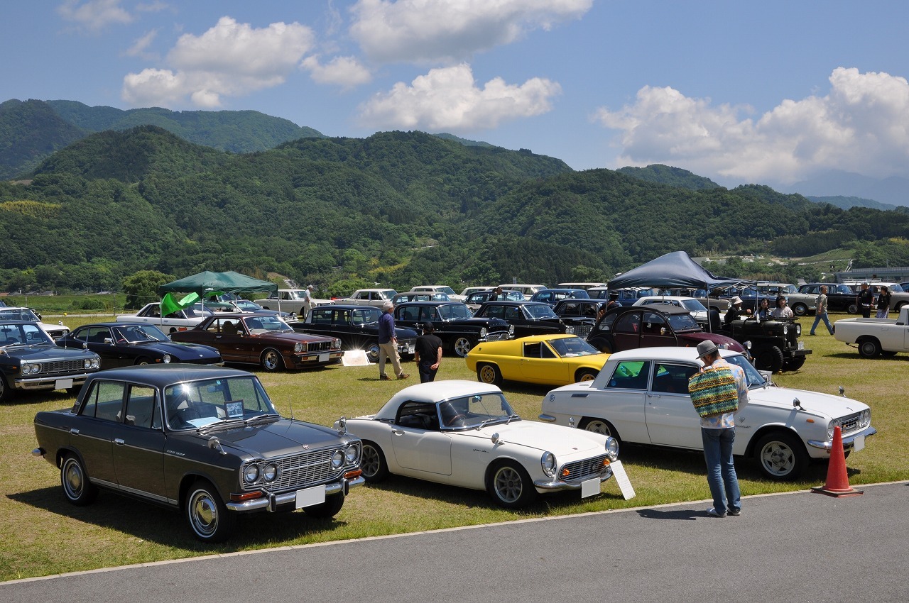 クラシックカーミーティング イン 山梨17 道の駅富士川に250台の旧車が大集結 レスポンス Response Jp