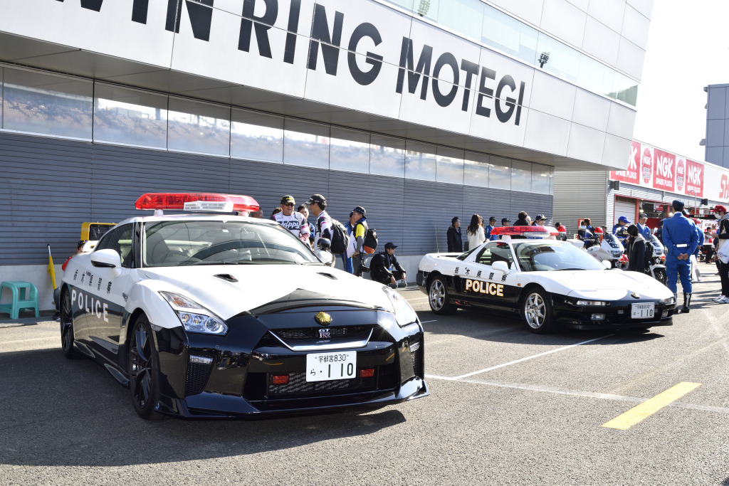 Gt R Vs Nsx スーパーカーパトカーがサーキットで競演 Super Gt 最終戦 レスポンス Response Jp