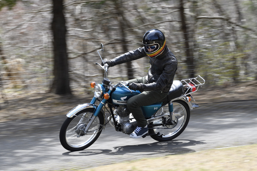 ホンダ ベンリイcb90 試乗 軽快な走りと豪華装備はさすが70年代の人気者 青木タカオ レスポンス Response Jp ホンダ ベンリイcb90 試乗 軽快な走りと豪華装備はさすが70年代の人気者 青木タカオ レスポンス Response Jp