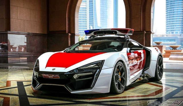 逃走は不可能 4 5億円のハイパーパトカー アブダビ警察が導入 レスポンス Response Jp 逃走は不可能 4 5億円のハイパーパトカー アブダビ警察が導入 レスポンス Response Jp