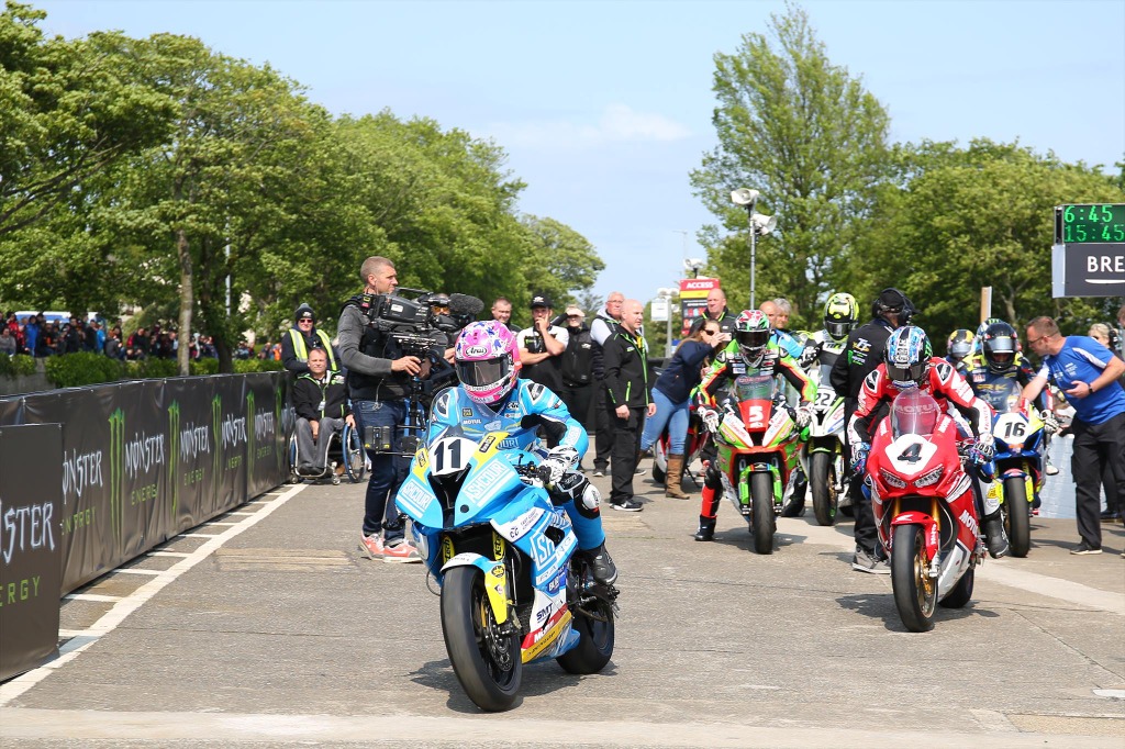 マン島tt ようやく予選を実施 日本の山中選手は47番手で通過 レスポンス Response Jp