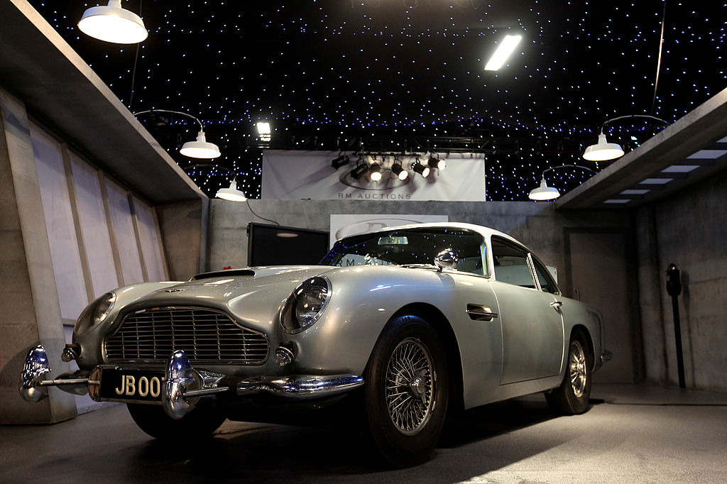 007 最新作 3台のアストンマーティン起用が決定 新型ハイブリッドハイパーカーも レスポンス Response Jp 007 最新作 3台のアストンマーティン起用が決定 新型ハイブリッドハイパーカーも レスポンス Response Jp
