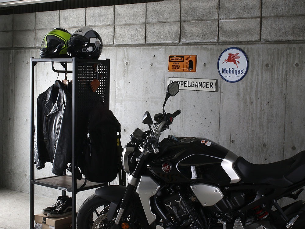バイクに乗る俺 をそのままディスプレイ ライダーギア専用ラック発売 レスポンス Response Jp バイクに乗る俺 をそのままディスプレイ ライダーギア専用ラック発売 レスポンス Response Jp