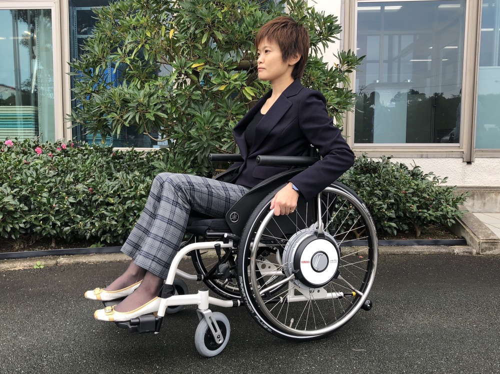 発想は電アシ自転車から だけど中身は全く違う 電動車いす 開発者に聞いてわかった意外な事実 レスポンス Response Jp