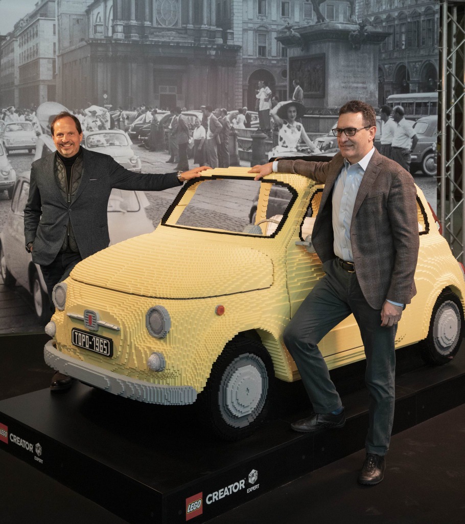 実物大フィアット 500 を18万個のレゴブロックで 1960年の映画 甘い生活 を再現 レスポンス Response Jp 実物大フィアット 500 を18万個のレゴブロックで 1960年の映画 甘い生活 を再現 レスポンス Response Jp