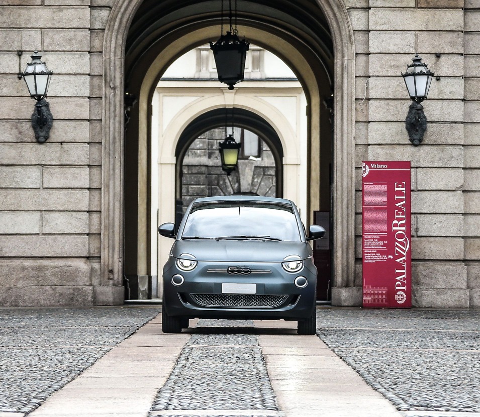 フィアット 500 新型 ワンオフ アルマーニ をオークションに ディカプリオの環境保全活動に寄付 レスポンス Response Jp フィアット 500 新型 ワンオフ アルマーニ をオークションに ディカプリオの環境保全活動に寄付 レスポンス Response Jp