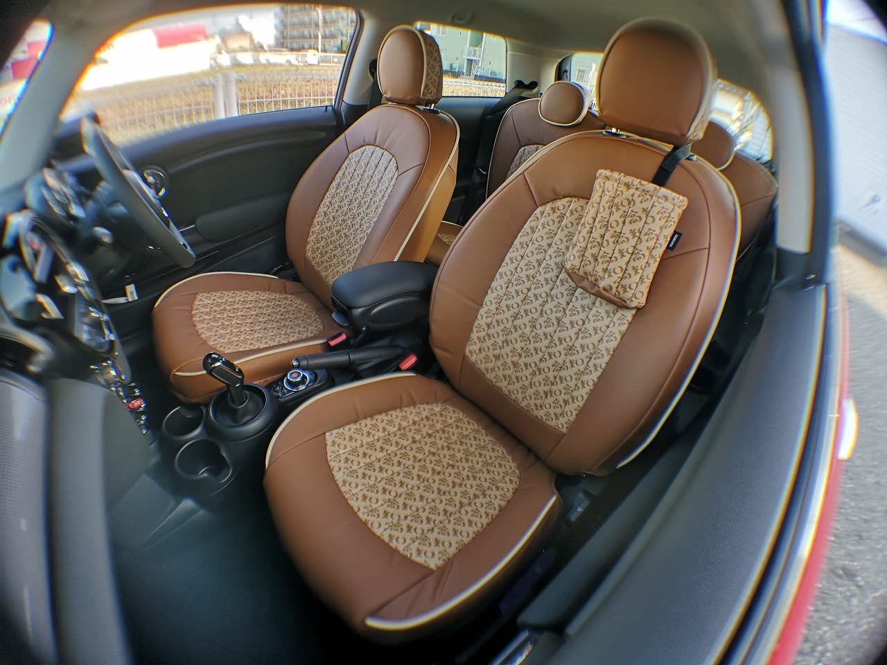 Mini高知 高知の財布 との特注コラボ車両を展示販売 レスポンス Response Jp