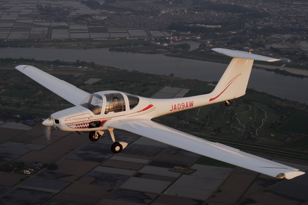 ユース パイロット プログラム開始へ 日本航空界を担うリーダーを育てよう 室屋義秀 レスポンス Response Jp ユース パイロット プログラム開始へ 日本航空界を担うリーダーを育てよう 室屋義秀 レスポンス Response Jp