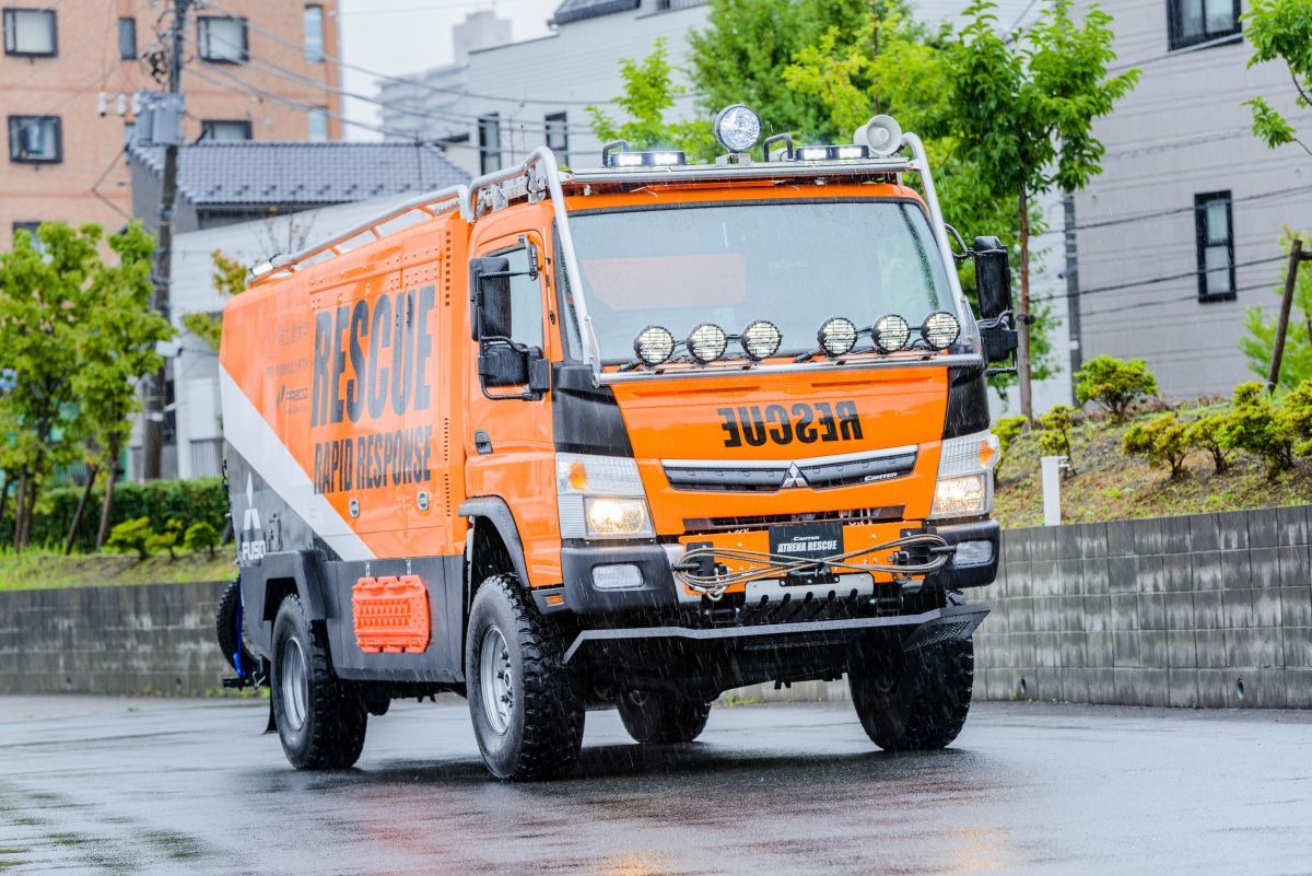 災害時初動対応に特化した特殊車両 三菱ふそう Athena レスポンス Response Jp 災害時初動対応に特化した特殊車両 三菱ふそう Athena レスポンス Response Jp