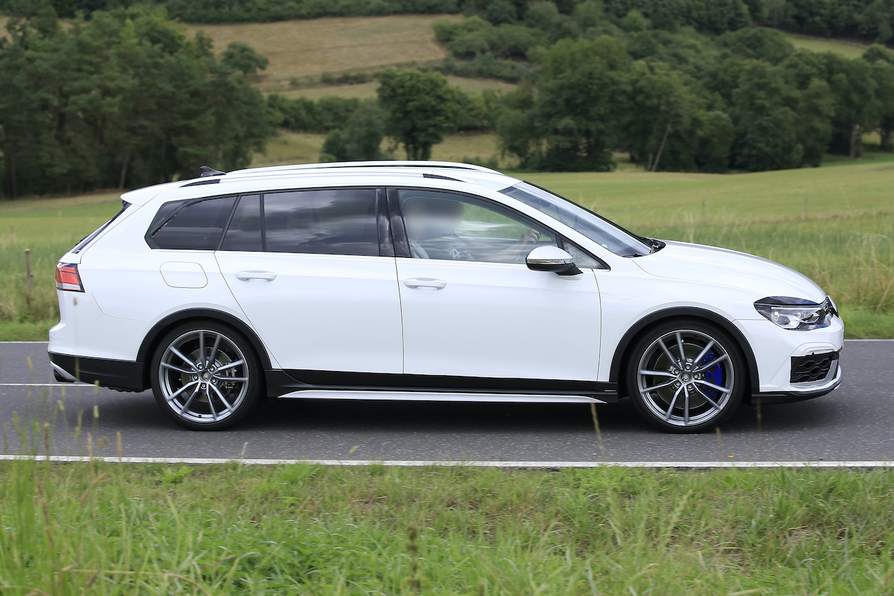 Vw ゴルフヴァリアント 新型にも最強の R オールトラック風の開発車両を目撃 レスポンス Response Jp Vw ゴルフヴァリアント 新型にも最強の R オールトラック風の開発車両を目撃 レスポンス Response Jp