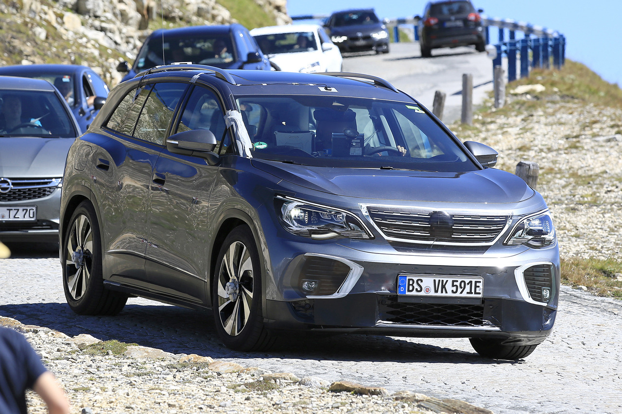 Vwの新型7人乗り電動suv Id 6 市販化決定 開発車両がオーストリアに出現 レスポンス Response Jp