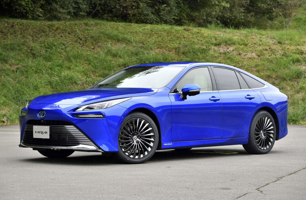 【トヨタ MIRAI 新型】いよいよ発売へ…明らかになった市販 ...