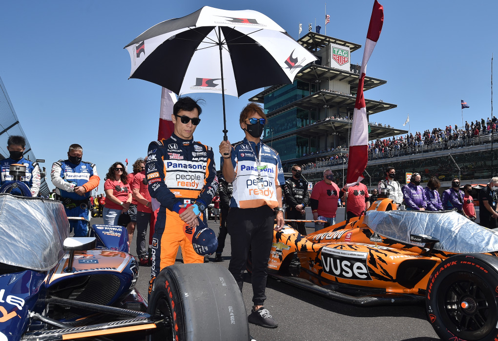 第105回インディ500 首位走行シーンもあった佐藤琢磨 しかし無念の14位 終盤の燃費作戦へのスイッチは奏功せず レスポンス Response Jp 第105回インディ500 首位走行シーンもあった佐藤琢磨 しかし無念の14位 終盤の燃費作戦へのスイッチは奏功せず レスポンス Response Jp
