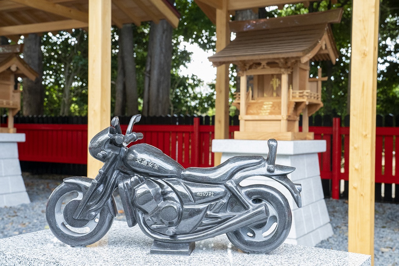 オートバイ神社 が柏市に誕生 バイクの石像が鎮座 ホールインワン神社 も併設 レスポンス Response Jp オートバイ神社 が柏市に誕生 バイクの石像が鎮座 ホールインワン神社 も併設 レスポンス Response Jp