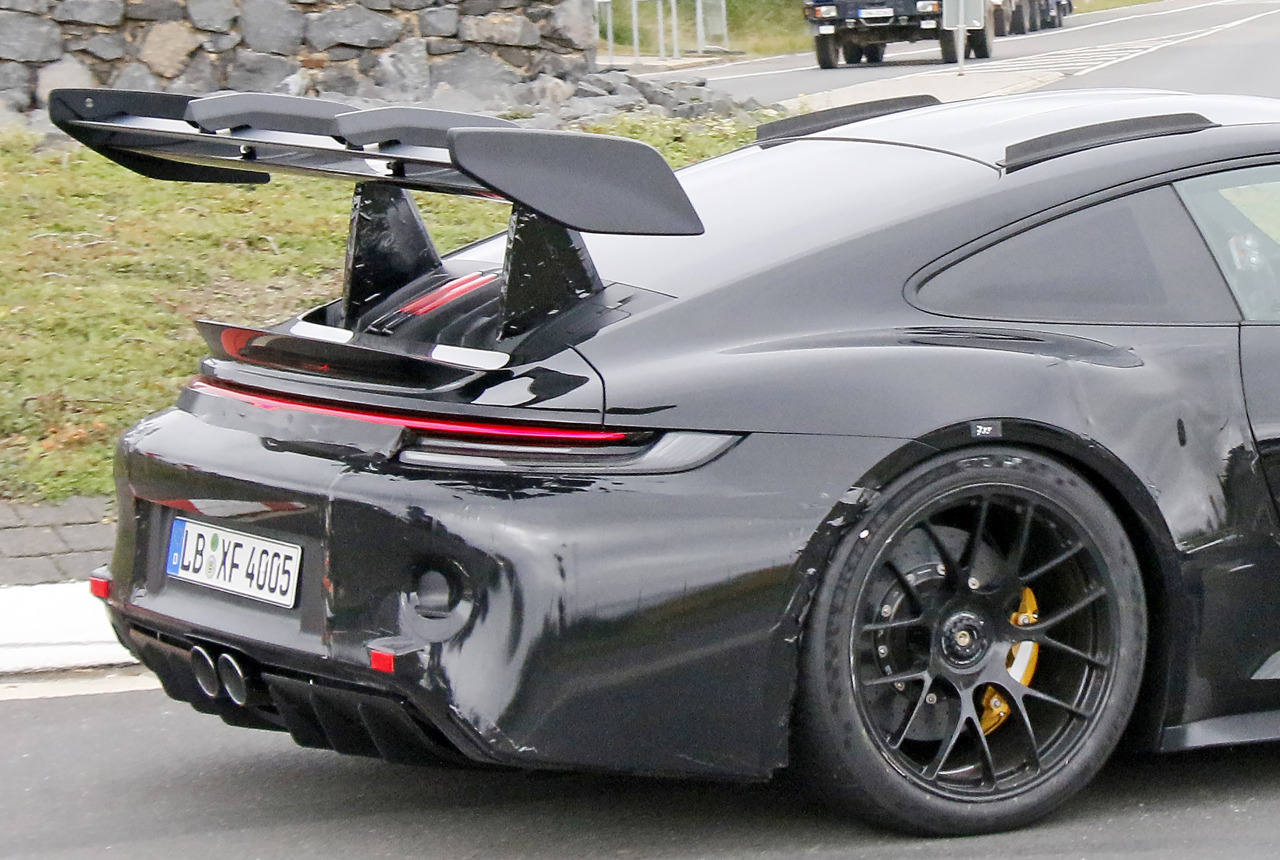 究極の自然吸気911へ 新型 Gt3 Rs 巨大なリアスポイラーは生産型で確定か レスポンス Response Jp 究極の自然吸気911へ 新型 Gt3 Rs 巨大なリアスポイラーは生産型で確定か レスポンス Response Jp