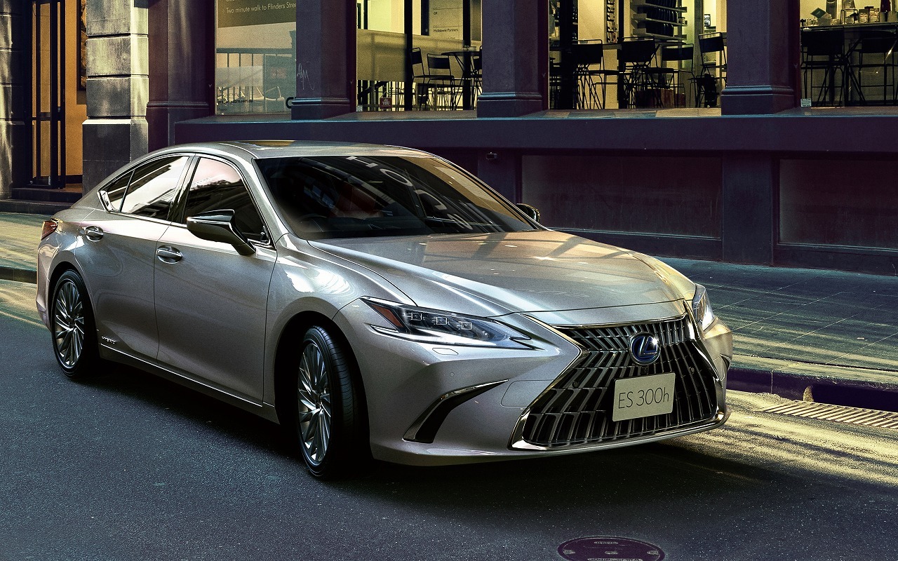 レクサス Es 改良新型 フロントマスク刷新 快適性やリニアなドライブフィール追求 価格は599万円より レスポンス Response Jp レクサス Es 改良新型 フロントマスク刷新 快適性やリニアなドライブフィール追求 価格は599万円より レスポンス Response Jp
