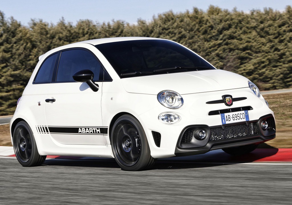 アバルト 695 にパフォーマンス志向の コンペティツィオーネパック 欧州22年型に設定 レスポンス Response Jp