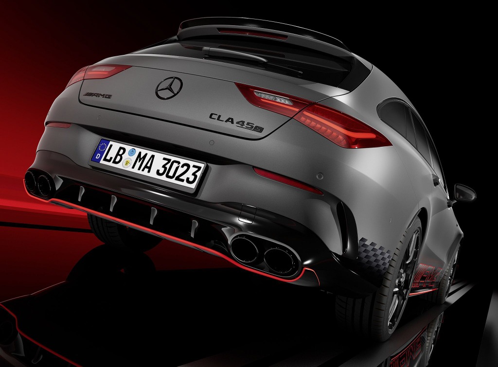メルセデスベンツ CLA 改良新型の頂点、「AMG 45」にオレンジ