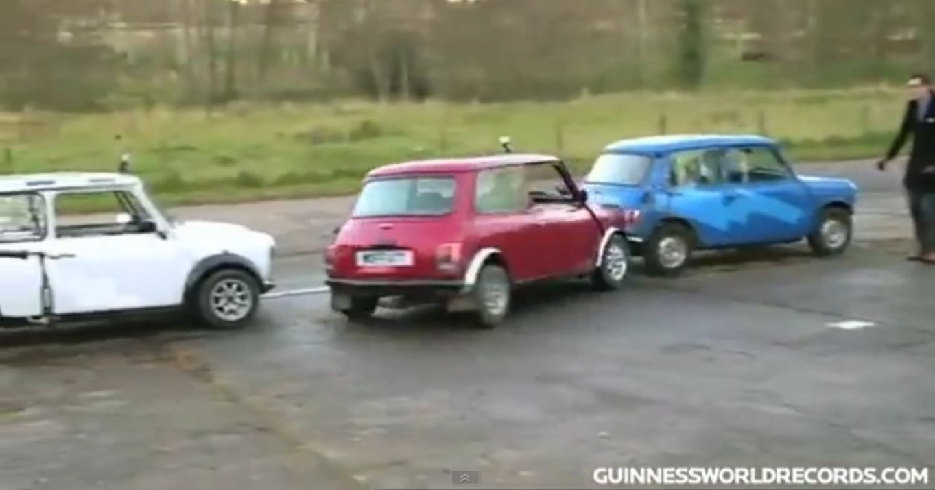 縦列駐車のギネス世界記録 英国で更新 前後の間隔13 1cm 動画 レスポンス Response Jp 縦列駐車のギネス世界記録 英国で更新 前後の間隔13 1cm 動画 レスポンス Response Jp